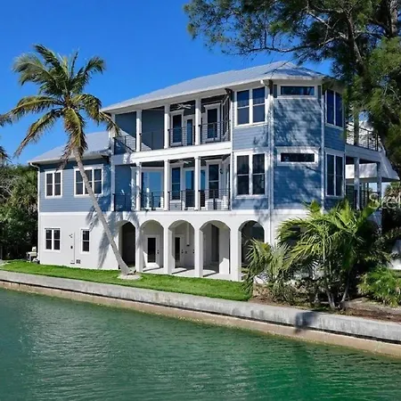 Villa Am I Dreaming
